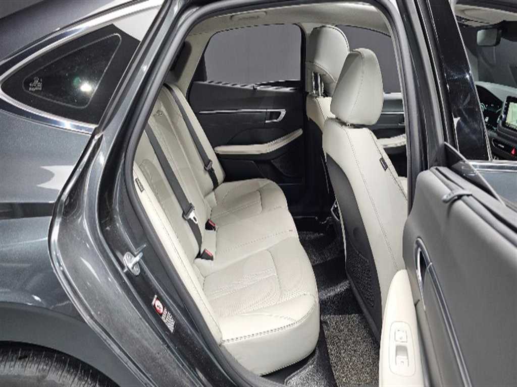 HYUNDAI Sonata - Vista 11