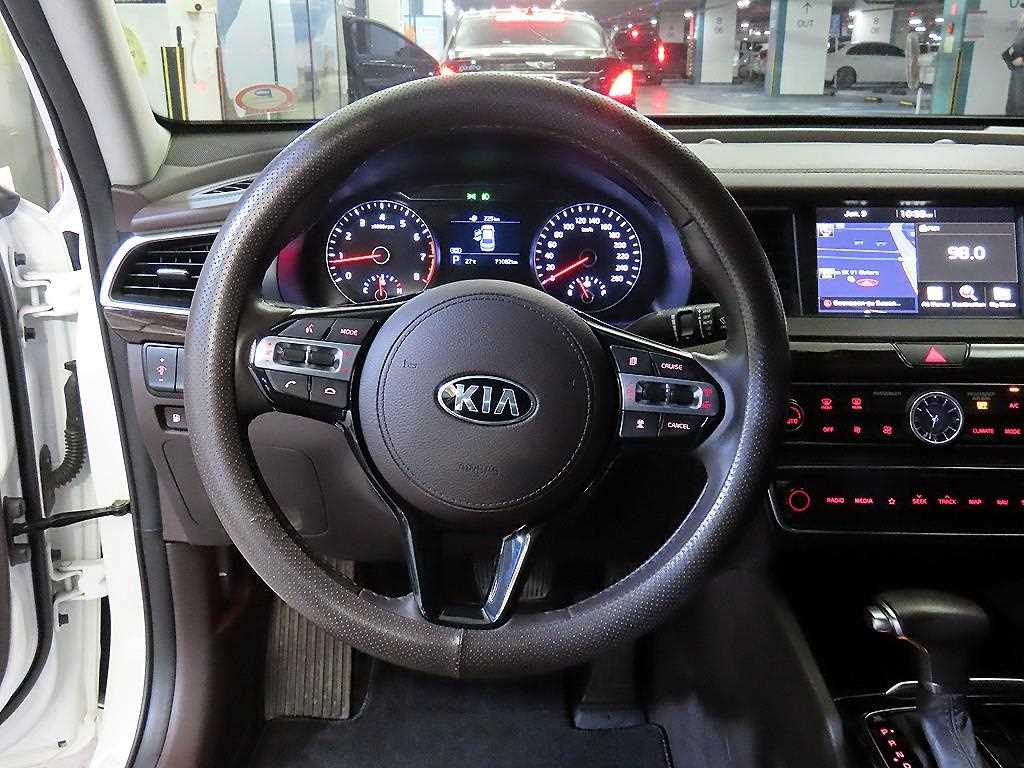 KIA K7 - Vista 8