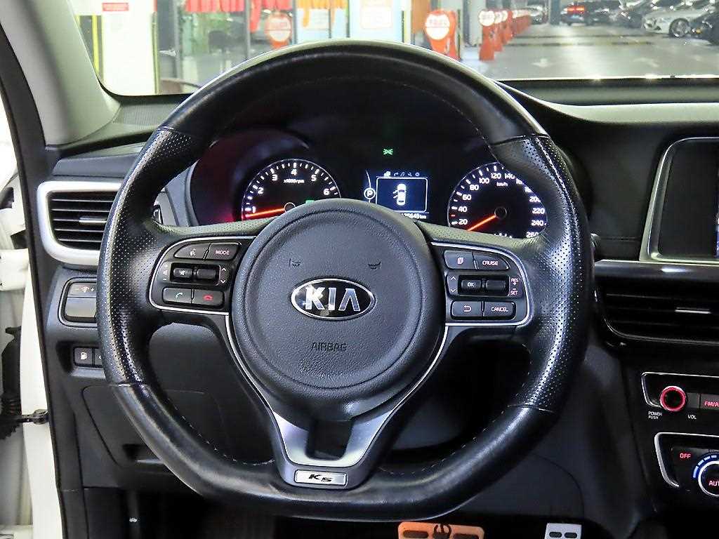 KIA K5 - Vista 8