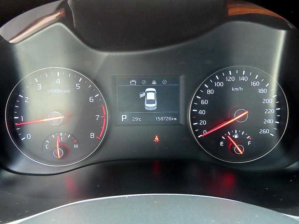 KIA K7 - Vista 9