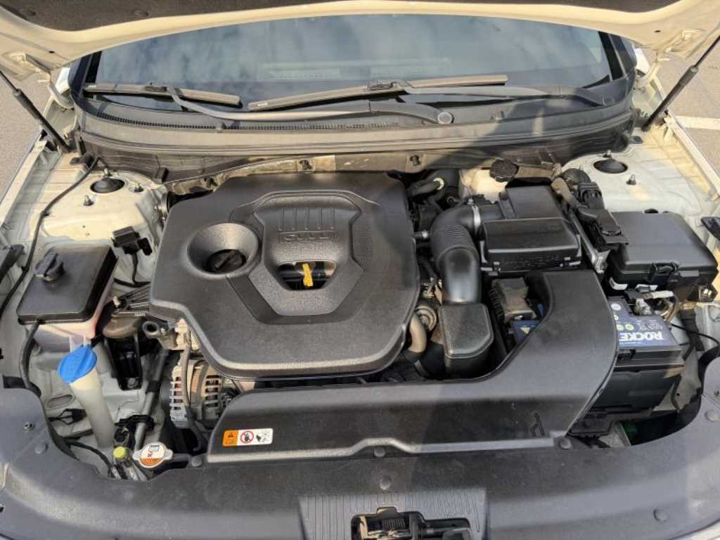 HYUNDAI Sonata - Vista 6