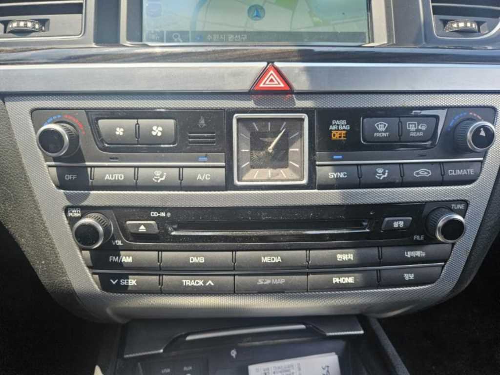 Genesis G80 - Vista 12