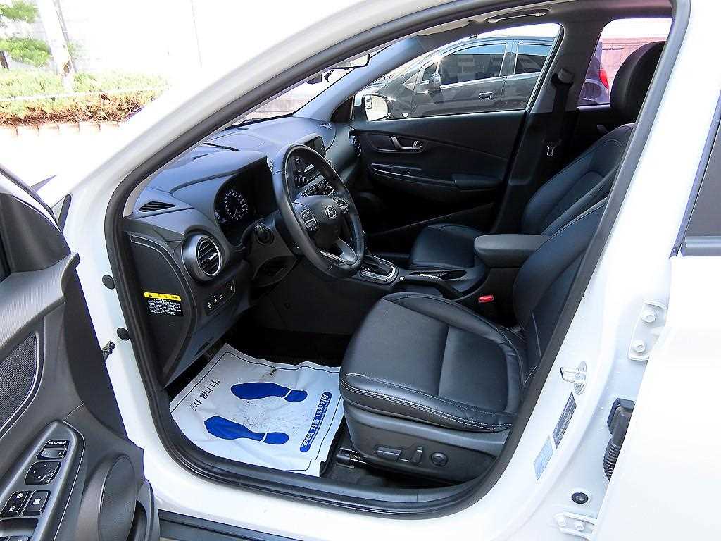 HYUNDAI Kona - Vista 5