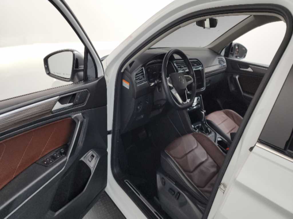 Volkswagen Tiguan - Vista 10
