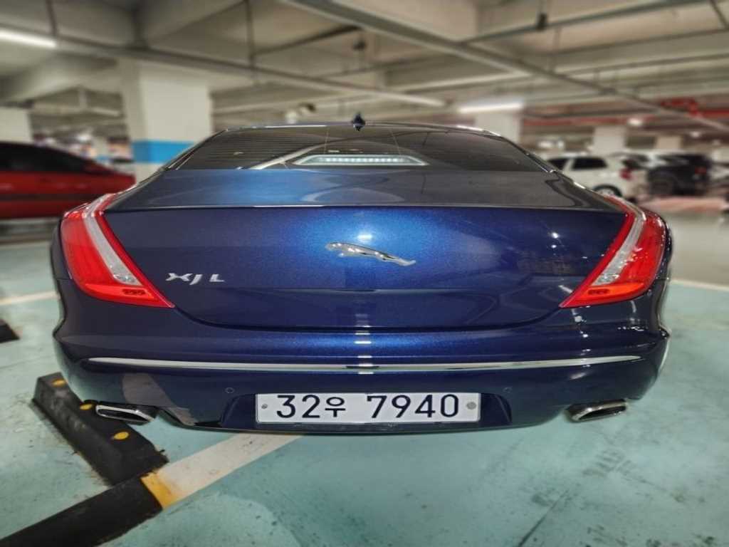 Jaguar XJ - Vista 3