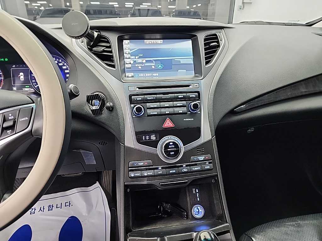 HYUNDAI Grandeur - Vista 10