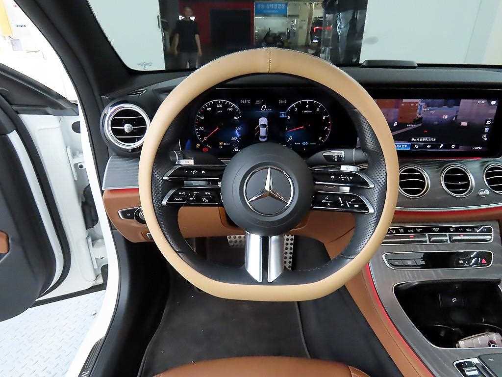 Mercedes Benz E class - Vista 9