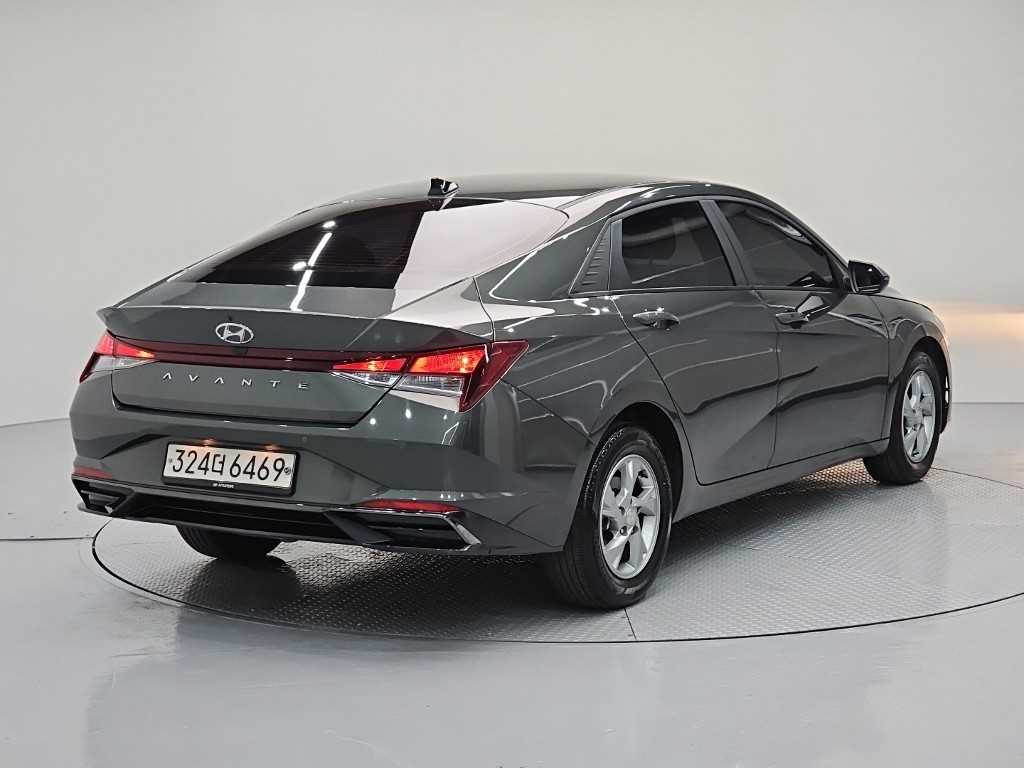 HYUNDAI Avante - Vista 4