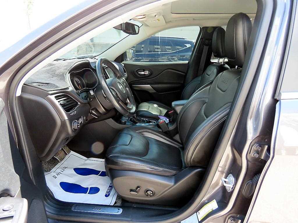Jeep Cherokee - Vista 5