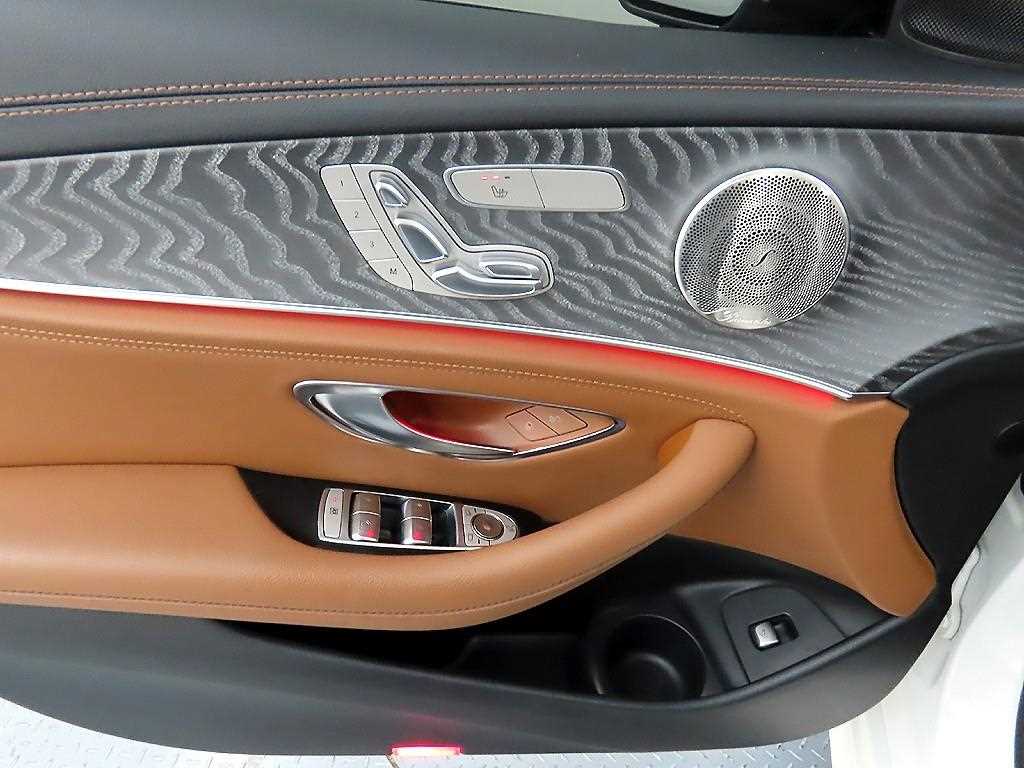 Mercedes Benz E class - Vista 11