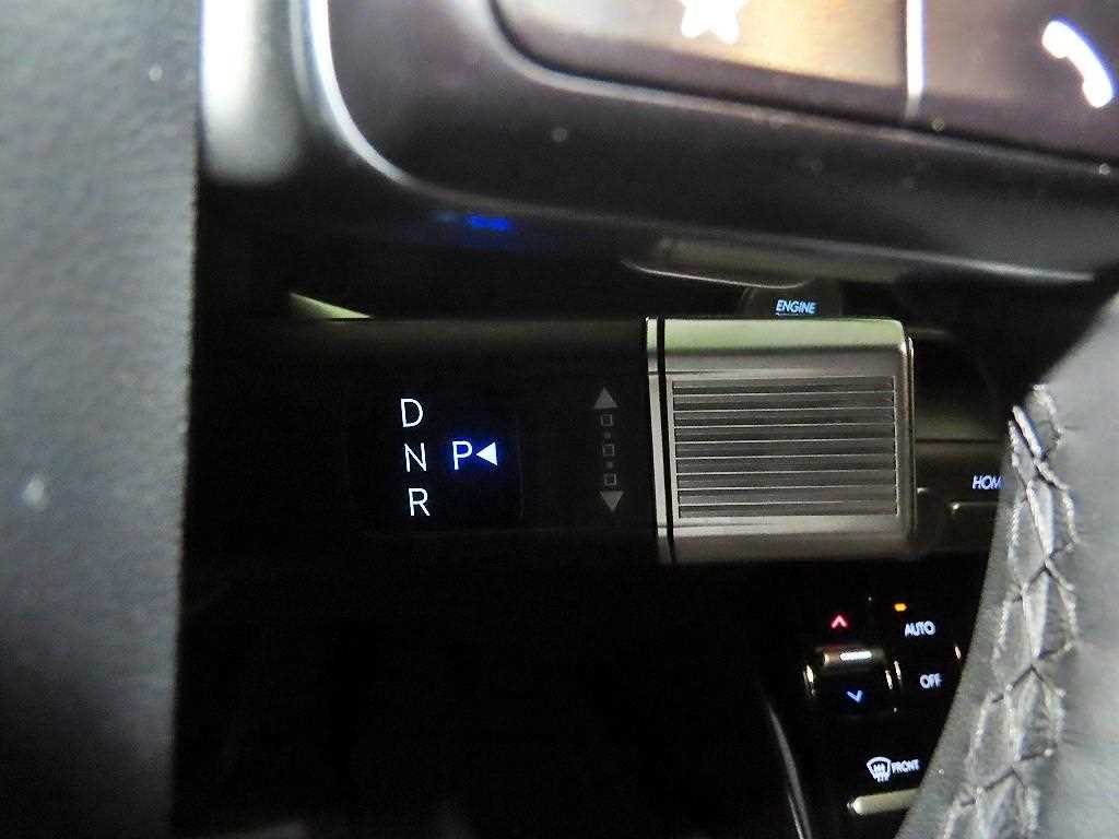 HYUNDAI Grandeur - Vista 12