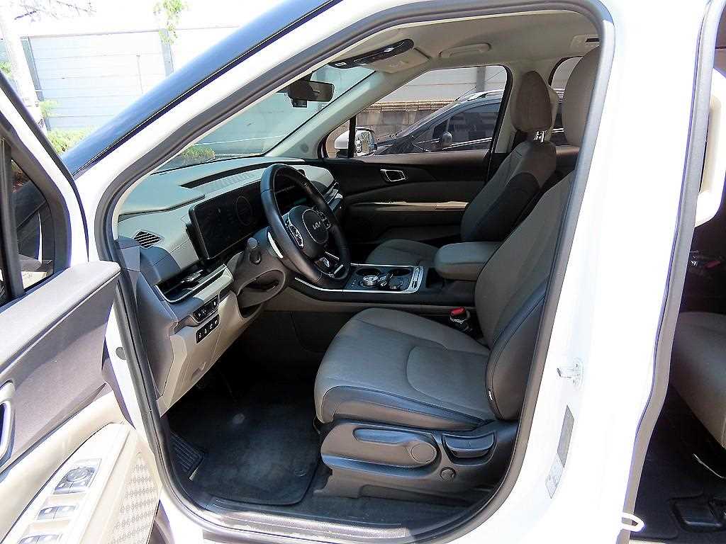 KIA Carnival - Vista 6
