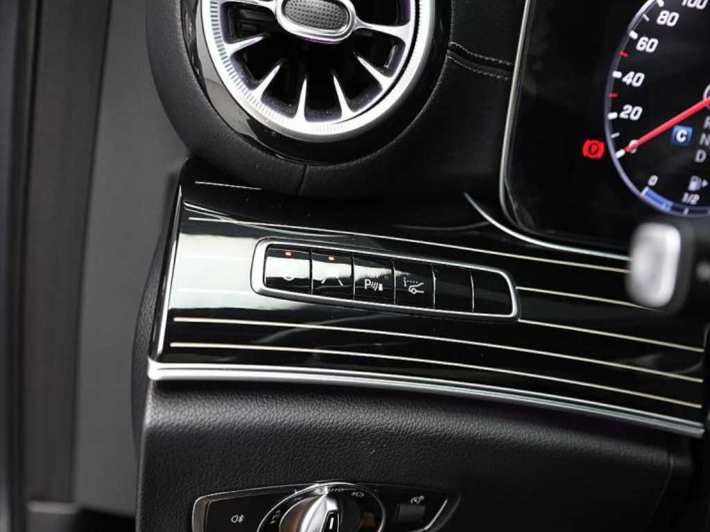 Mercedes Benz E class - Vista 12