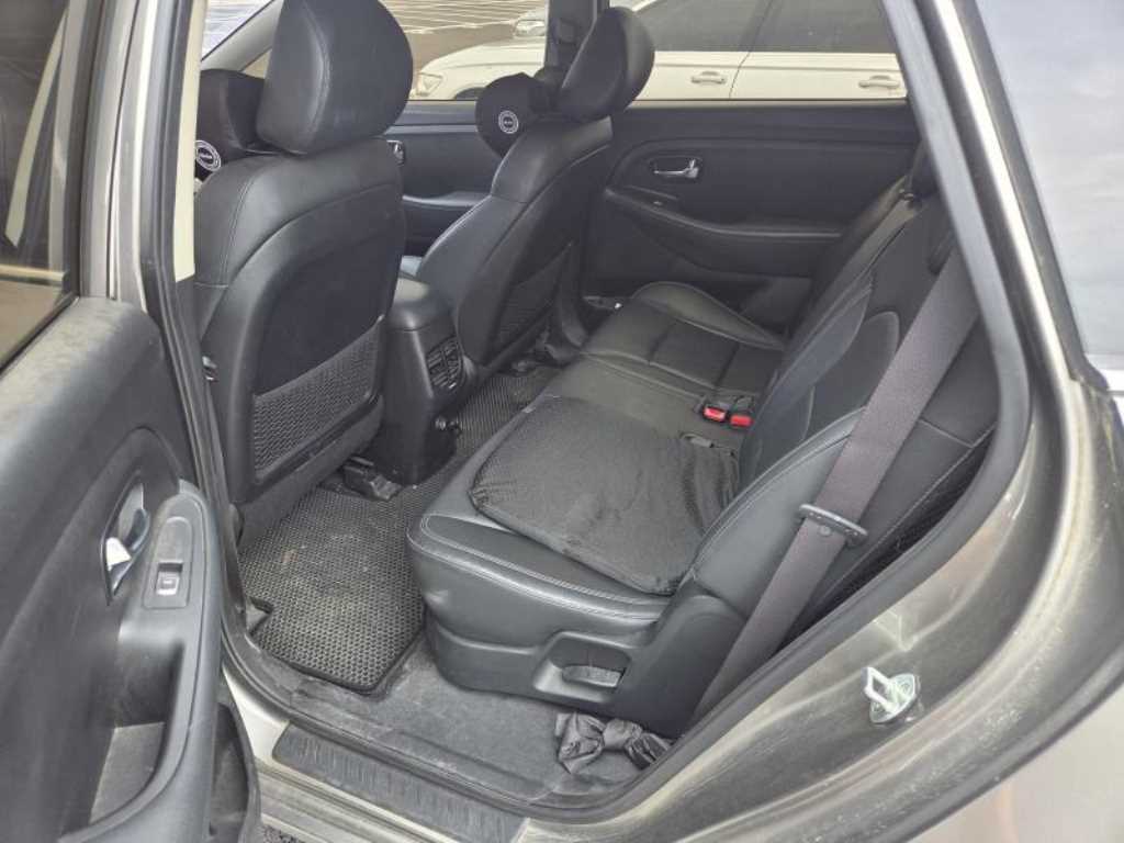 KIA Carens - Vista 7