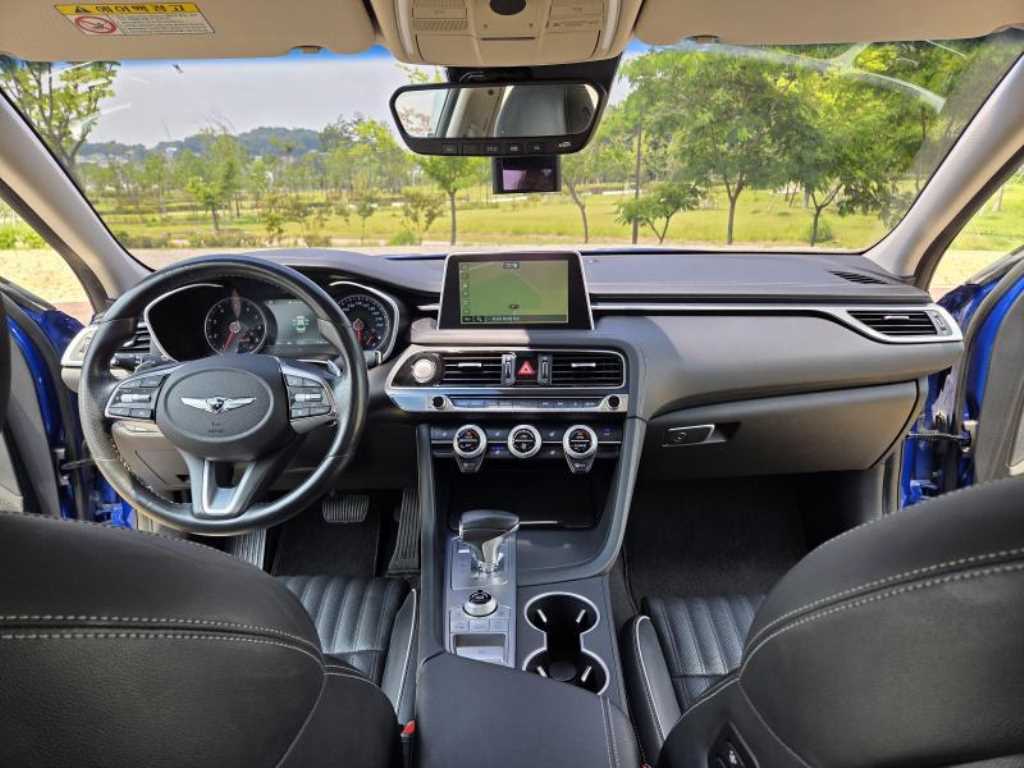 Genesis G70 - Vista 11