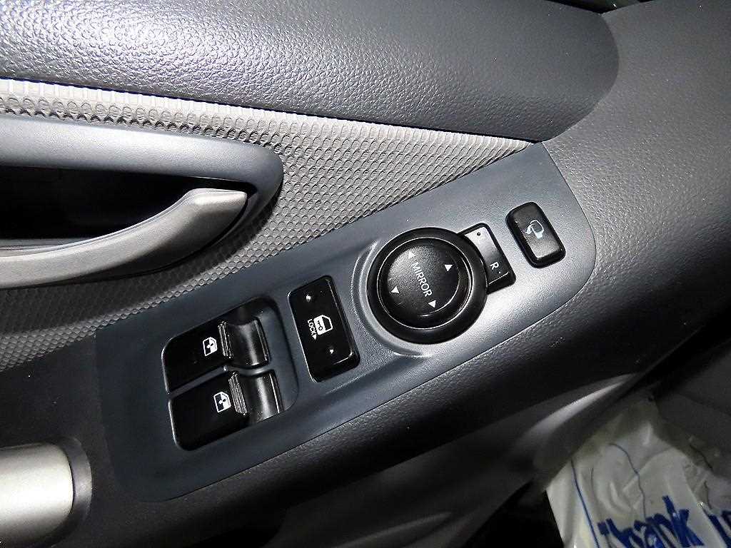 HYUNDAI Starex - Vista 12