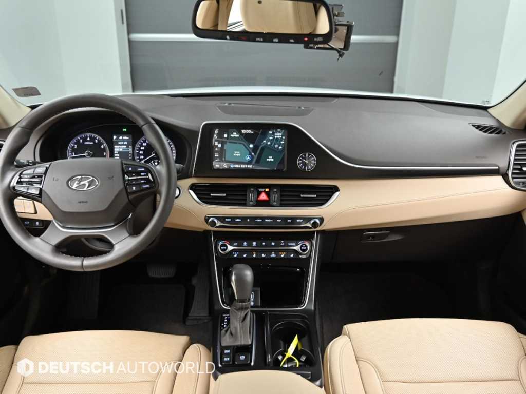 HYUNDAI Grandeur - Vista 7