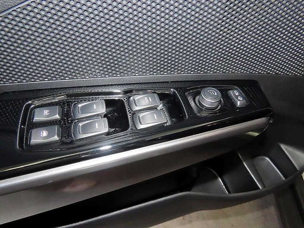 Ssangyong Tivoli 2020 Blanco - Importación desde Corea - HF Imports Iquique - Foto 13