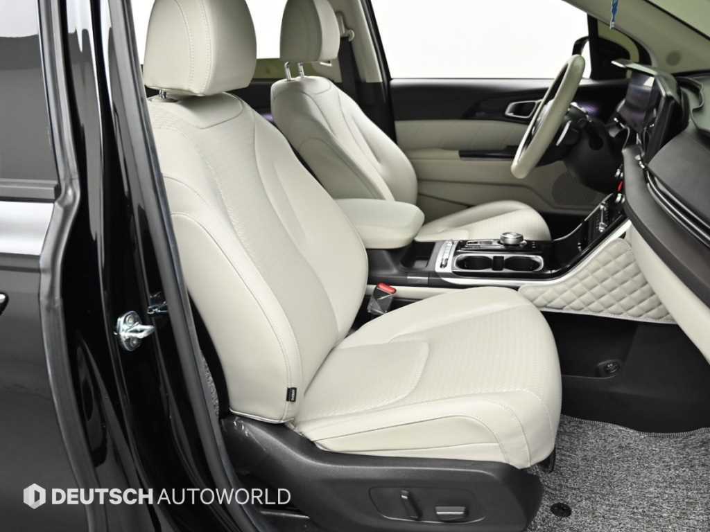 KIA Carnival - Vista 11