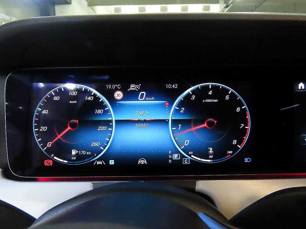 Mercedes Benz E class - Vista 9