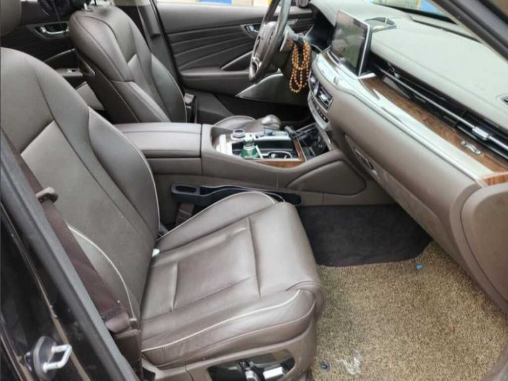 KIA K9 - Vista 5
