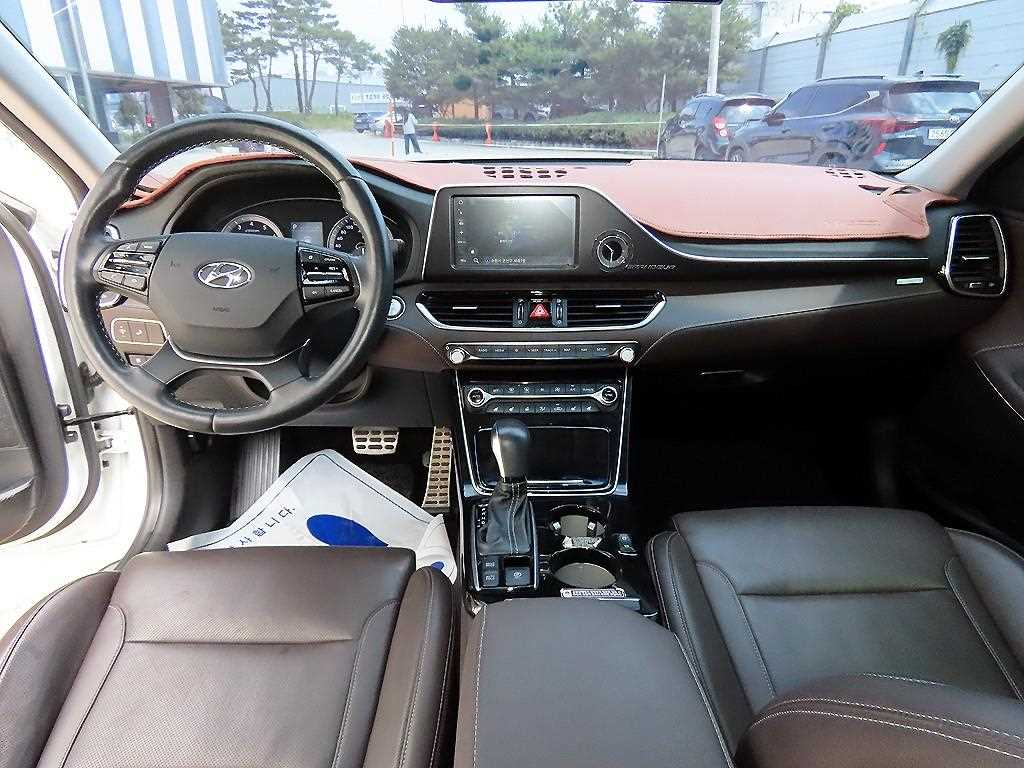 HYUNDAI Grandeur - Vista 7