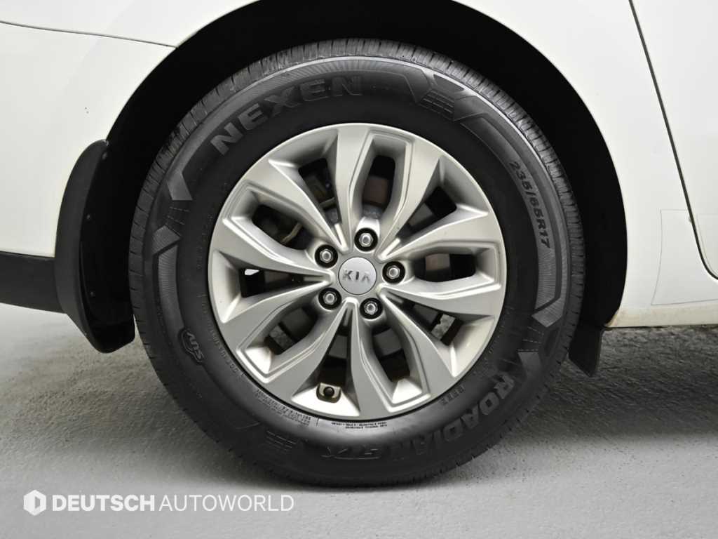 KIA Carnival - Vista 5