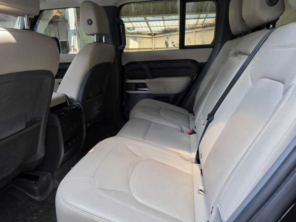 Land Rover Defender - Vista 7