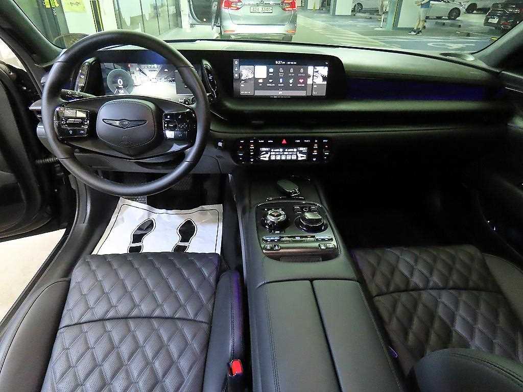 Genesis G90 - Vista 10