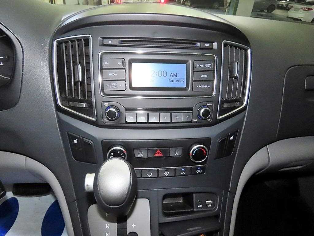 HYUNDAI Starex - Vista 11