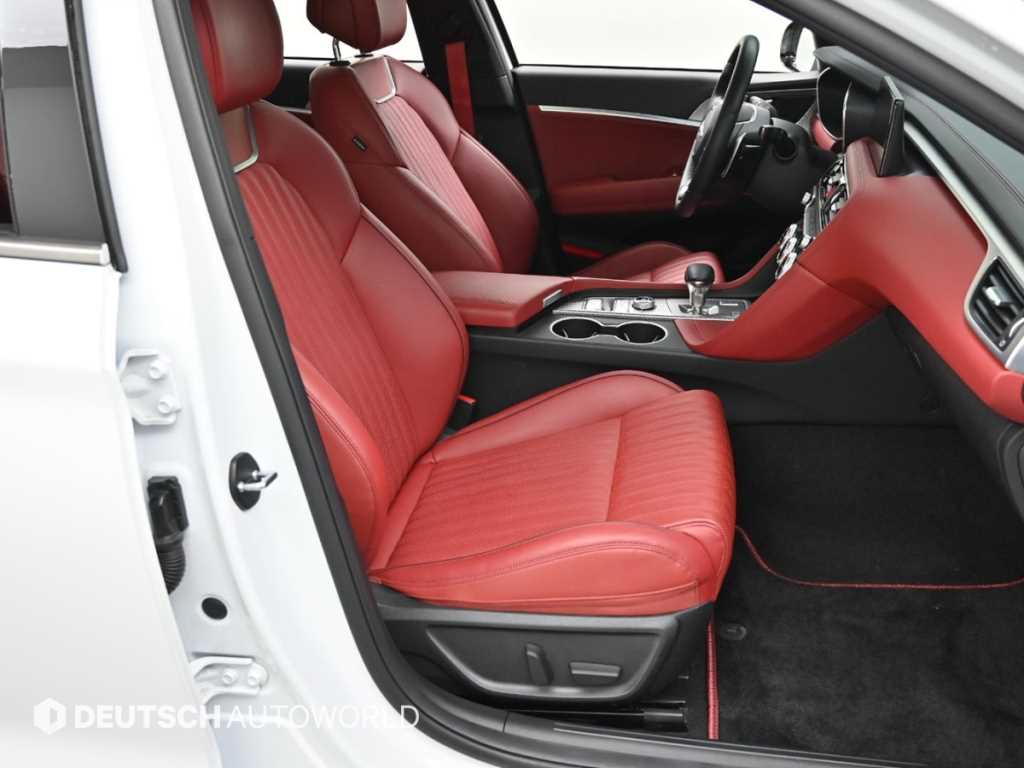 Genesis G70 - Vista 10