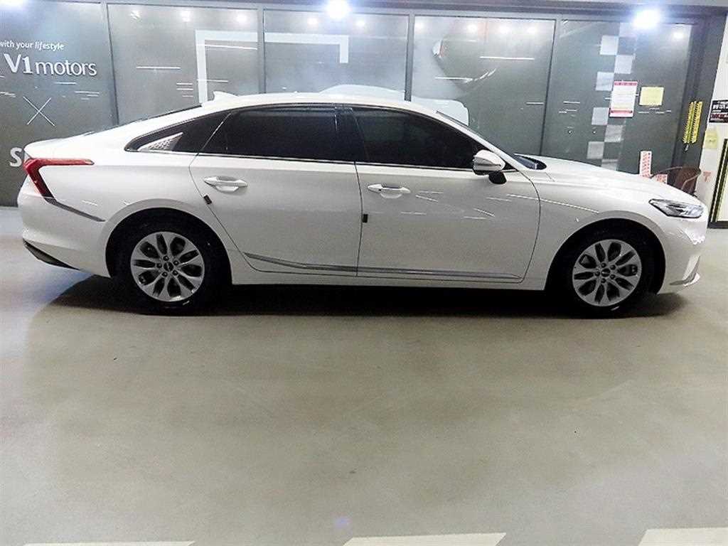 KIA K8 - Vista 3