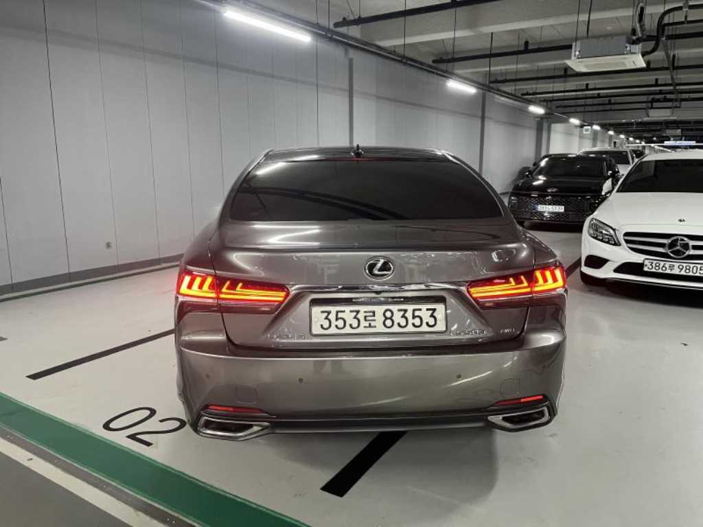 Lexus LS - Vista 2