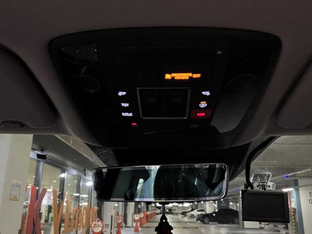 KIA Carnival - Vista 11