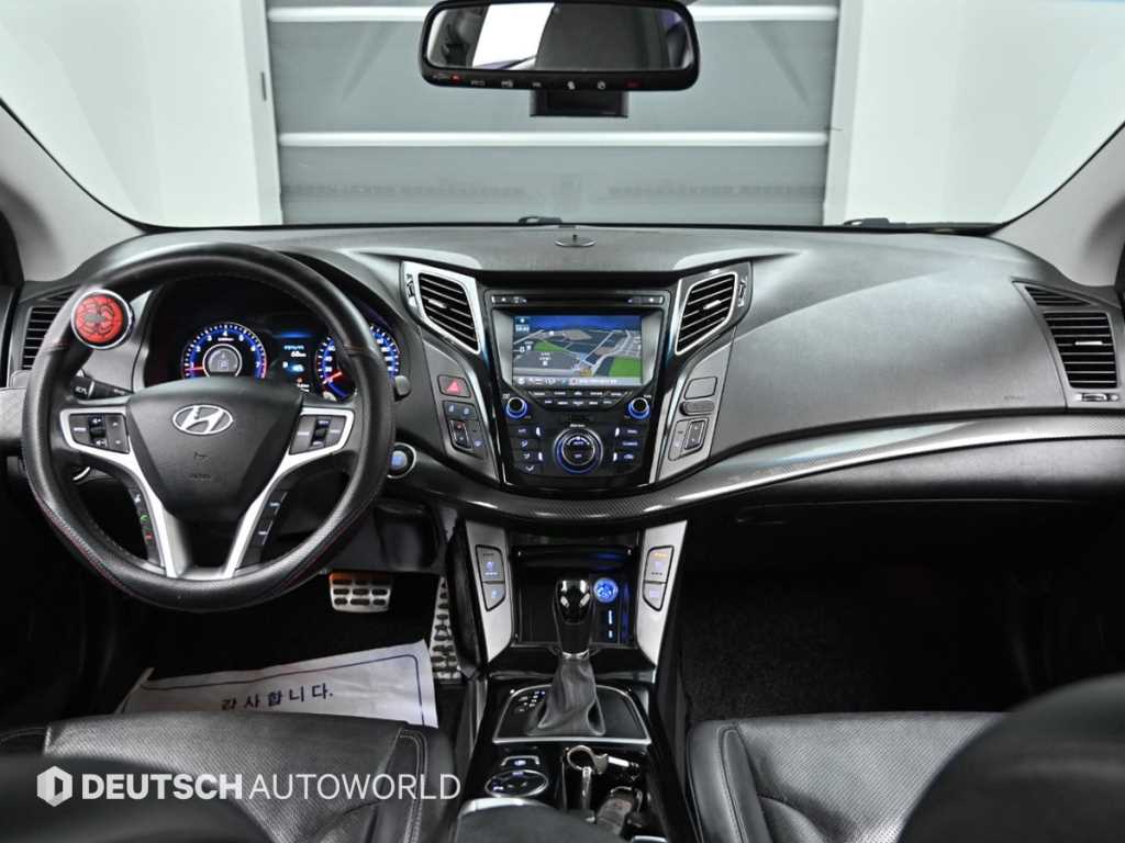 HYUNDAI i40 - Vista 7