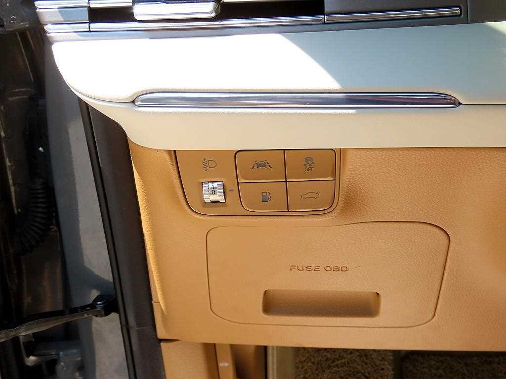 HYUNDAI Grandeur - Vista 12