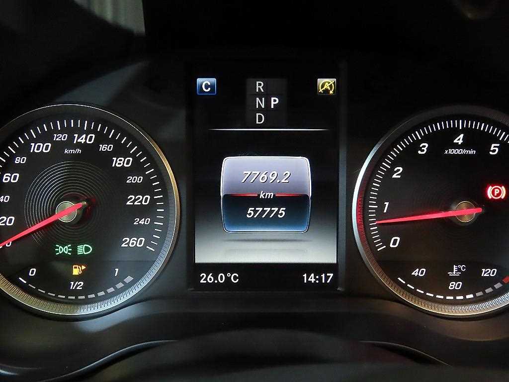 Mercedes Benz C Class - Vista 9