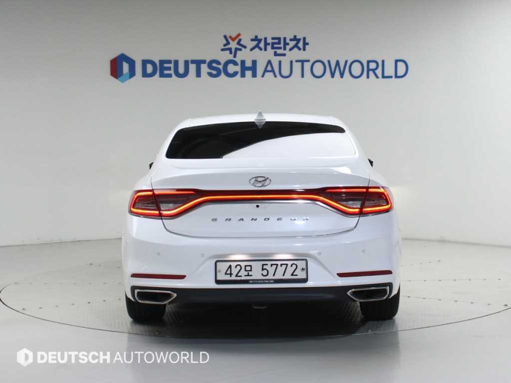 HYUNDAI Grandeur - Vista 4