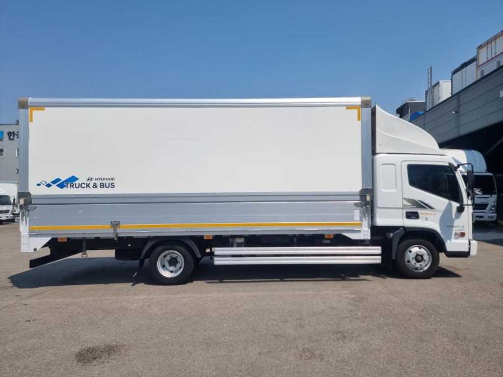 medium and large cargo truck - Vista 5