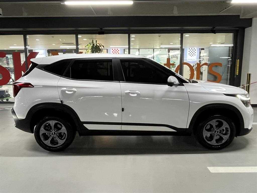 KIA Seltos - Vista 3