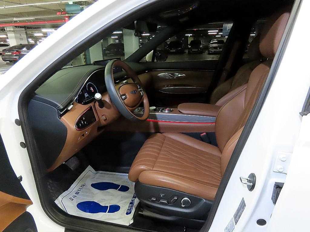 Genesis GV70 - Vista 6