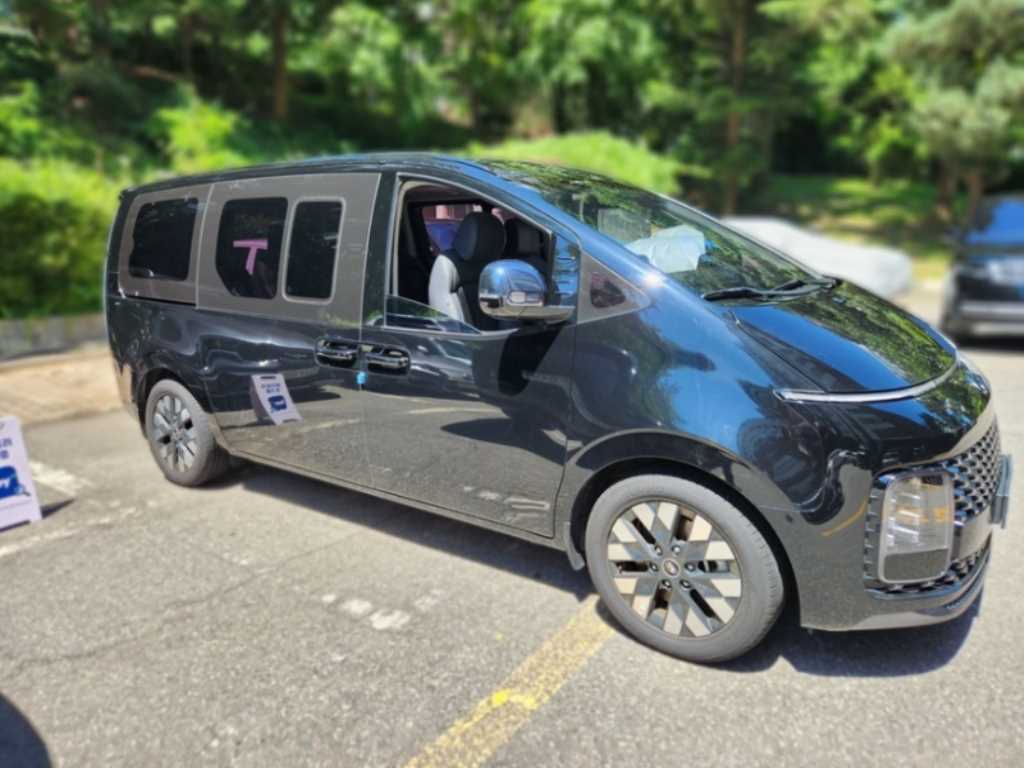 HYUNDAI Staria - Vista 2