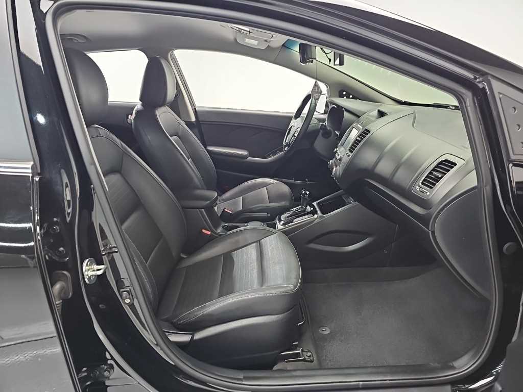 KIA K3 2017 Negro - Importación desde Corea - HF Imports Iquique - Foto 19