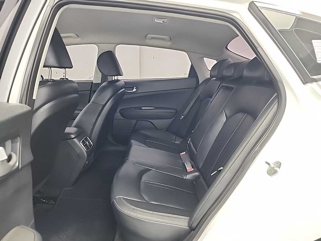 KIA K5 - Vista 12
