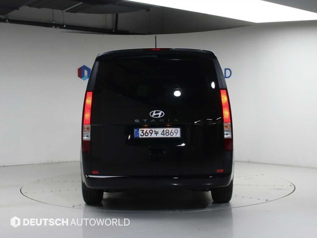 HYUNDAI Staria - Vista 4