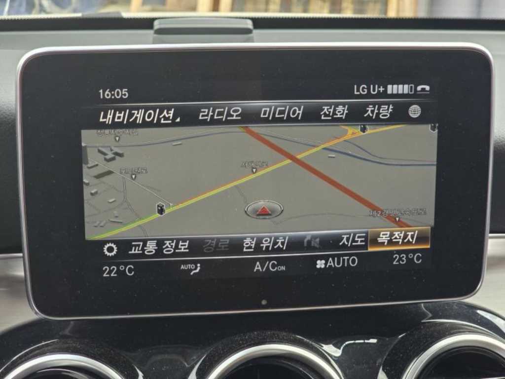 Mercedes Benz GLC Class - Vista 11