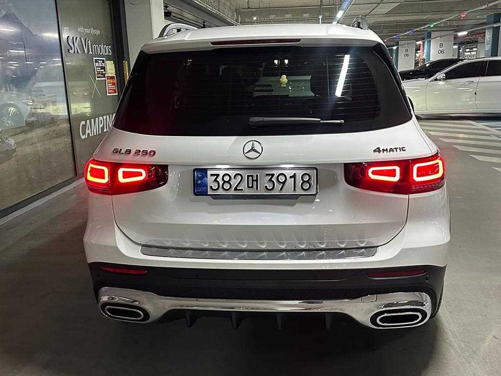 Mercedes Benz GLB Class - Vista 6