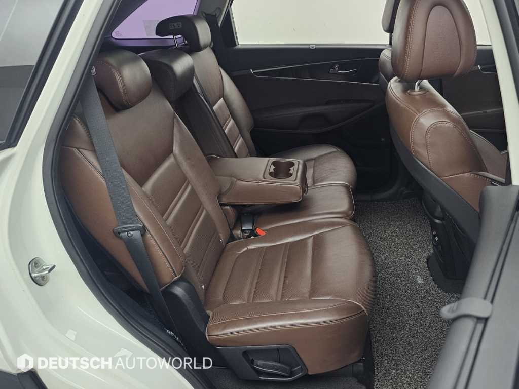 KIA Sorento - Vista 12