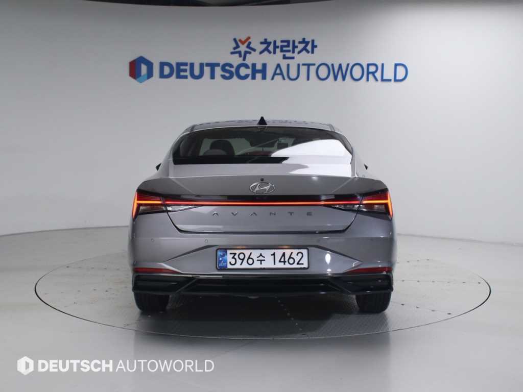 HYUNDAI Avante - Vista 4