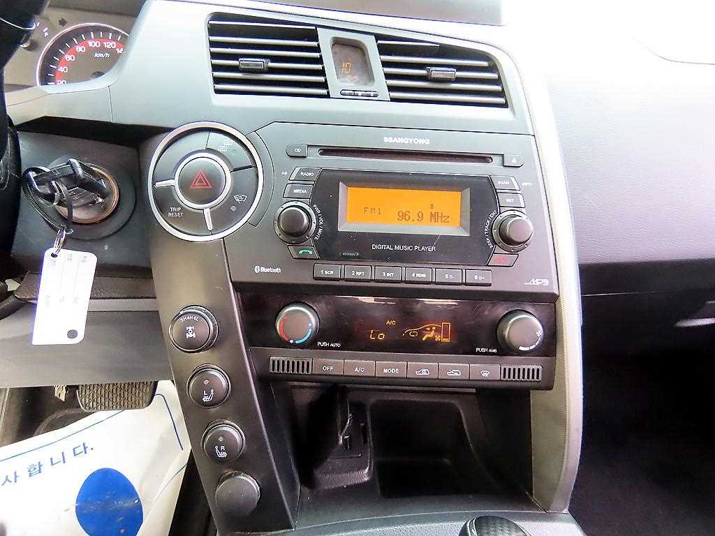 Ssangyong Korando - Vista 12